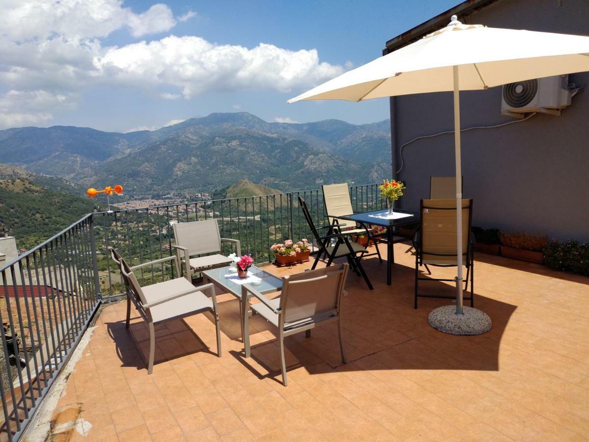 Casa Donna Franca Apartment Castiglione De Sicilia Luaran gambar